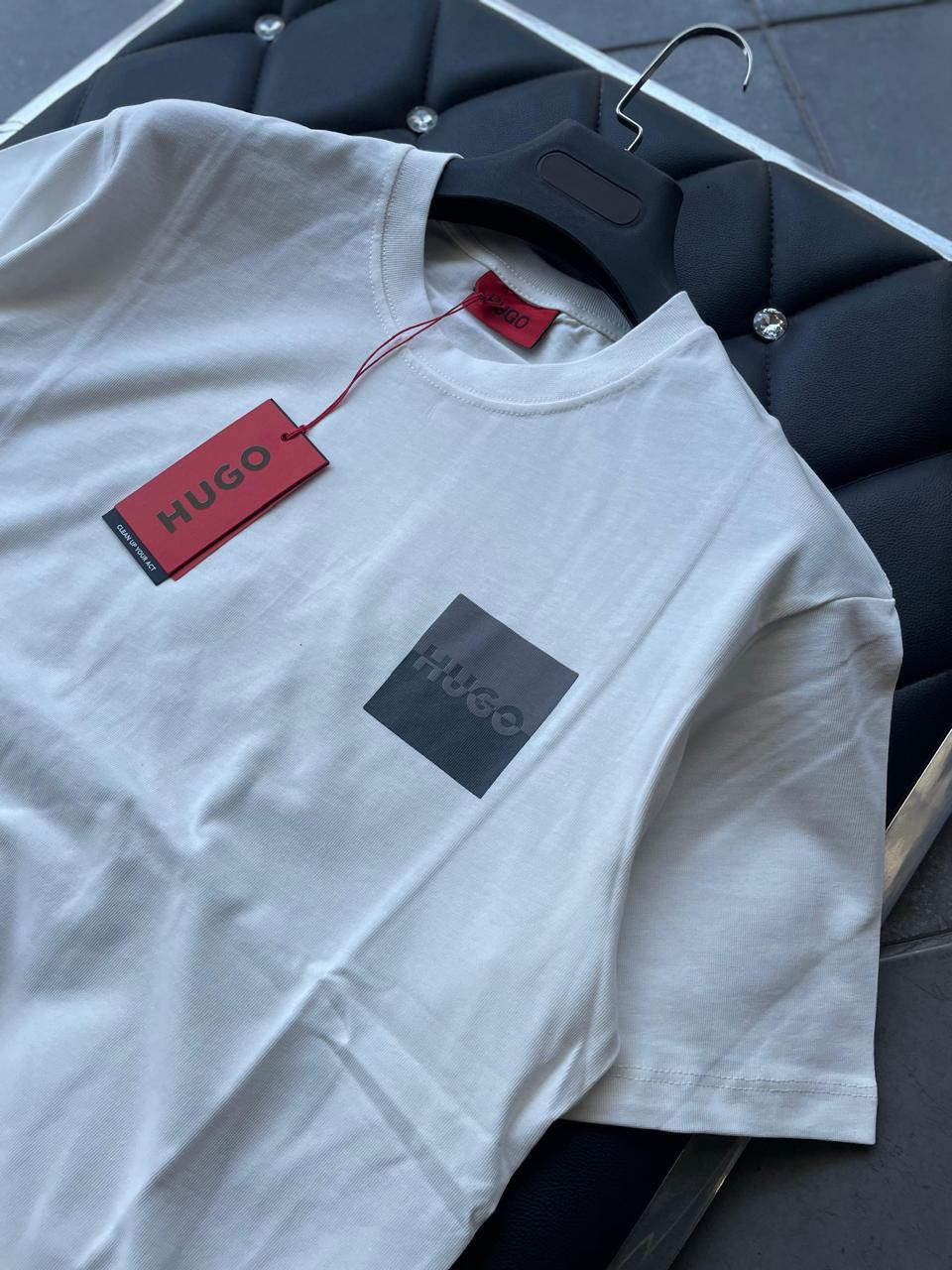 HUGO T-shirt
