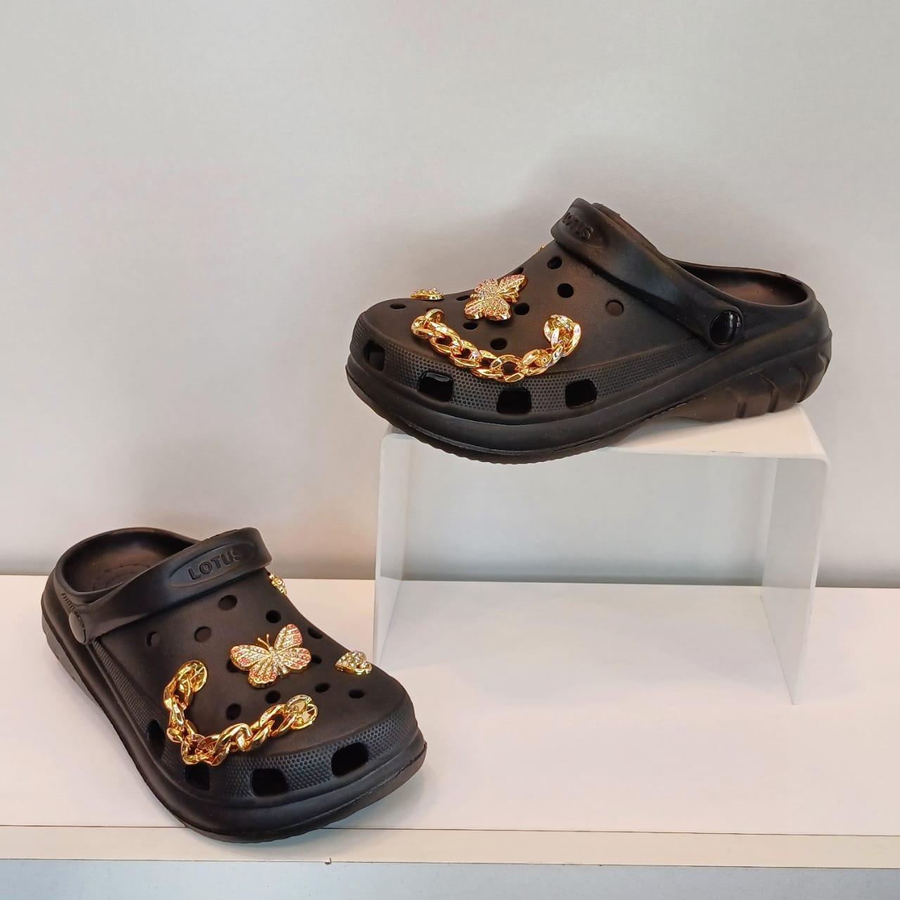 women's Crocs