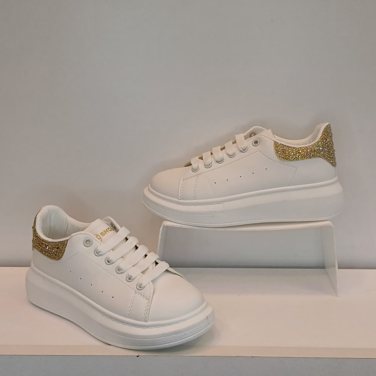 Woman shoes